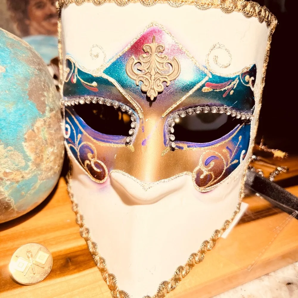 Elegant & Mysterious Multicolor Masquerade Face Mask. Nwot